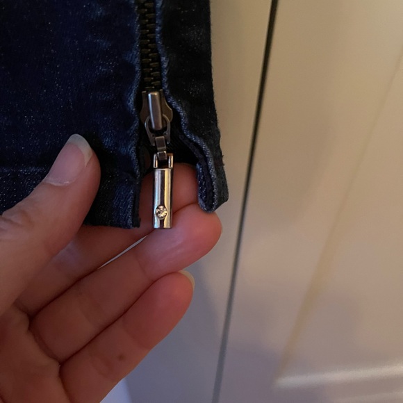 White House Black Market slim ankle capris - Picture 4 of 9